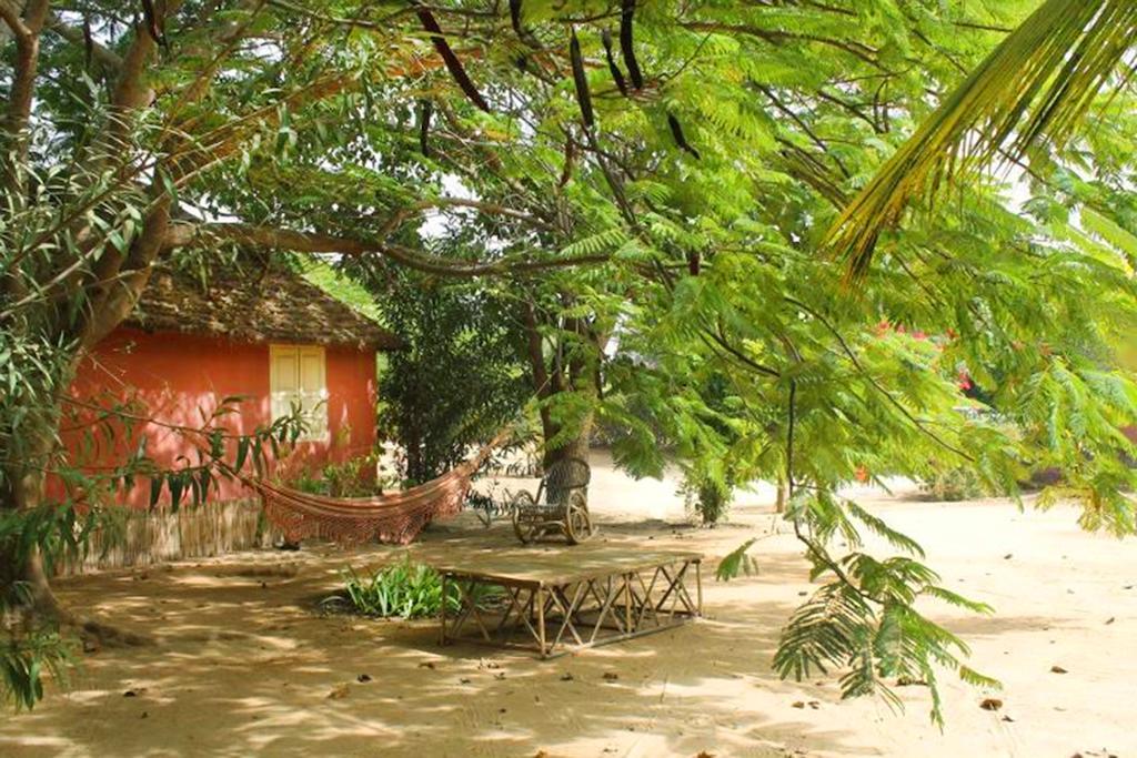 Lampsar Lodge Ndiongo Exteriör bild