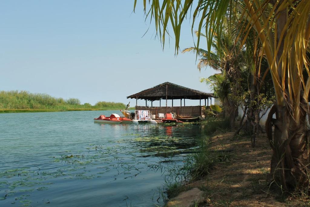 Lampsar Lodge Ndiongo Exteriör bild